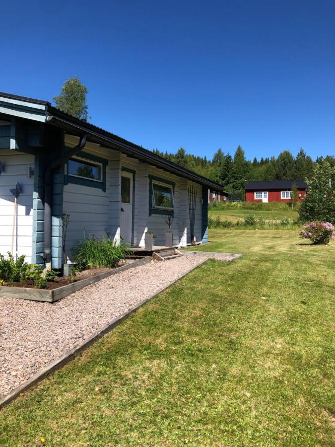 Mysig Timmerstuga Med Braskamin Naera Hovfjaellet Torsby Kültér fotó